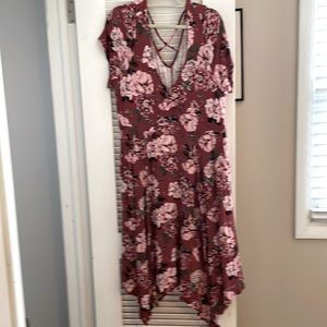 Torrid size 3 (22-24) dusty mauve floral dress